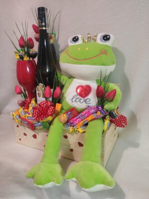 Kompozycja kwiatowa z maskotką żaby na Walentynki i inne okazje